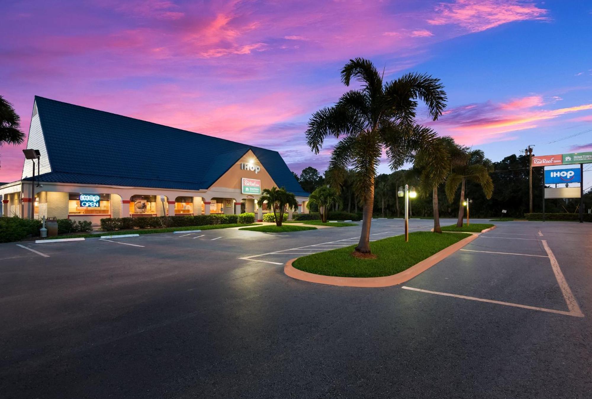 Hometowne Studios By Red Roof Vero Beach - I-95 Exterior photo